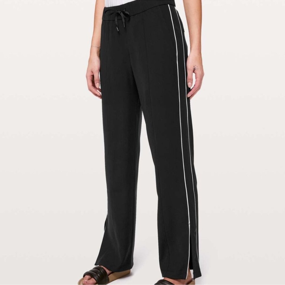 Lululemon On the Right Track Pant - size 6